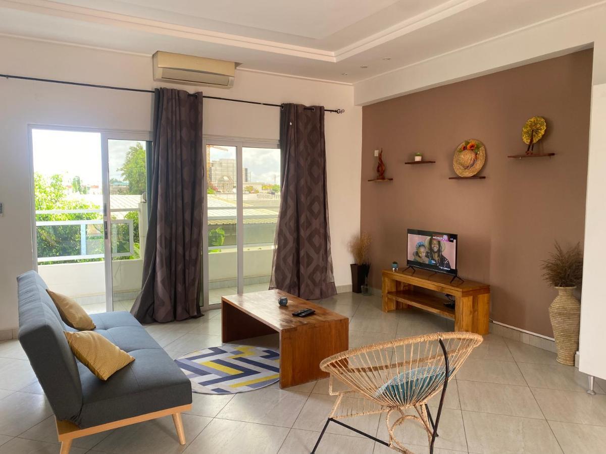 L'Oasis Guesthouse Cotonou Exteriör bild