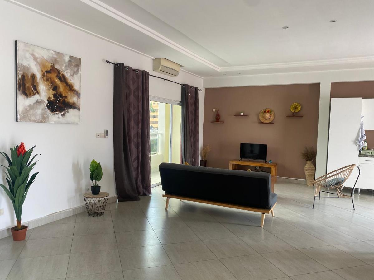L'Oasis Guesthouse Cotonou Exteriör bild