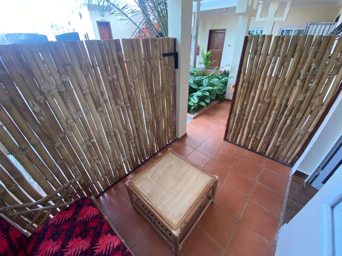 L'Oasis Guesthouse Cotonou Exteriör bild