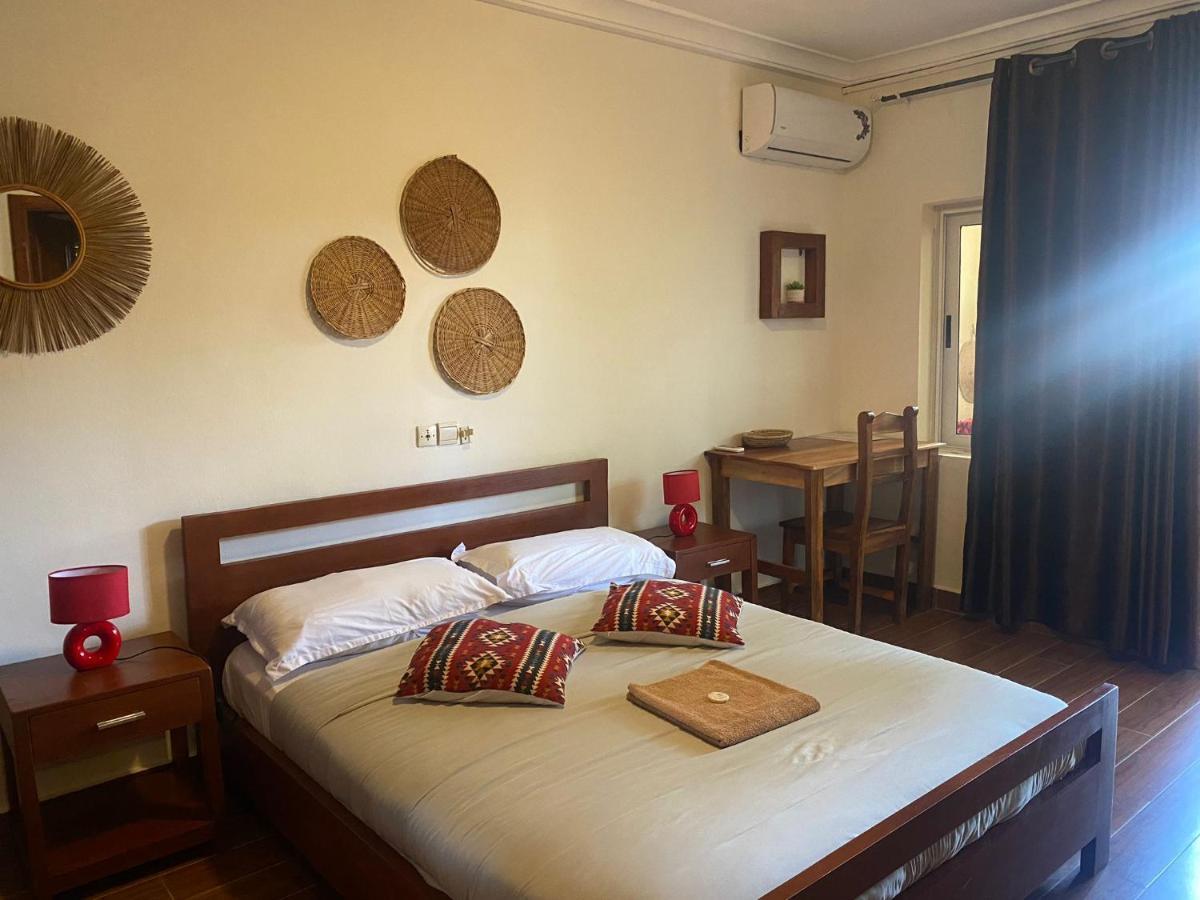 L'Oasis Guesthouse Cotonou Exteriör bild