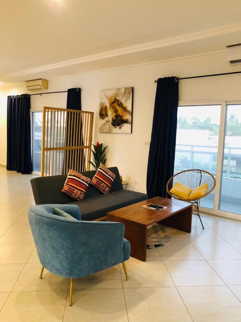 L'Oasis Guesthouse Cotonou Exteriör bild